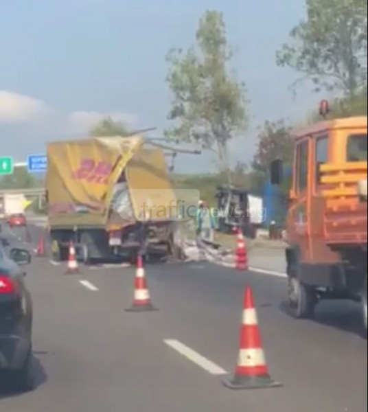 Лоши новини от мелето на АМ „Тракия“ с автовоз и камион на куриерска фирма (СНИМКИ)