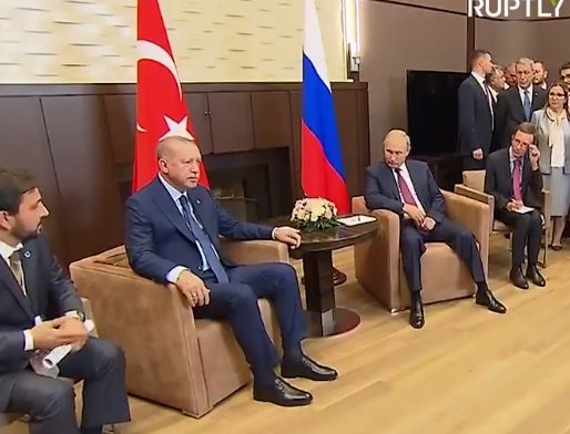 Близо 2 часа Путин и Ердоган бистриха политиката на 4 очи (ВИДЕО)