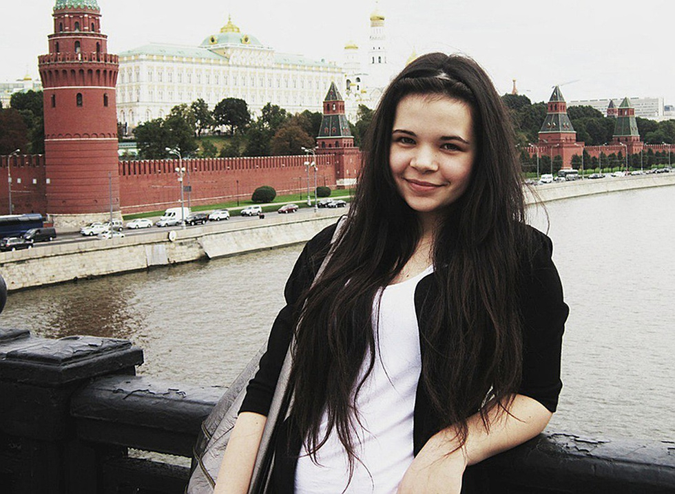Така се изпълнява петилетка! Красива 19-годишна студентка стана най-добрият заварчик в Русия (СНИМКИ)