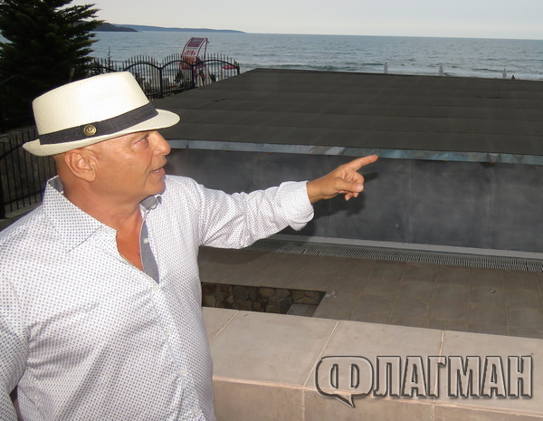 Събарят кръчмата на къмпинг Каваците, която закриваше морския изглед от вилата на един от най-богатите българи в САЩ 