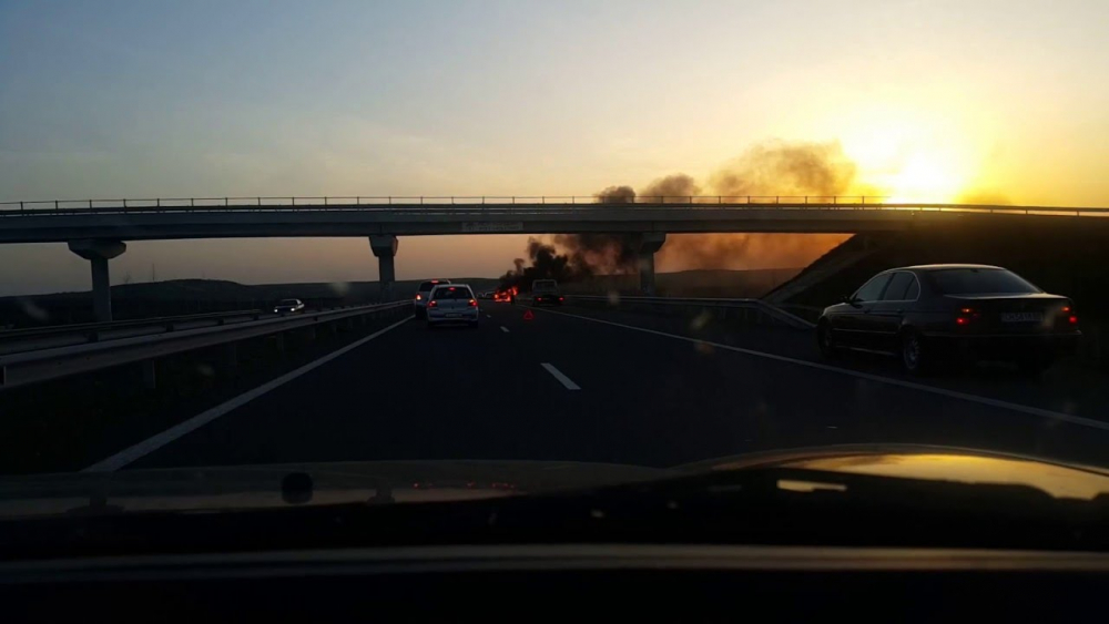 Стана ясно каква е колата, избухнала в пламъци тази сутрин на АМ "Тракия"