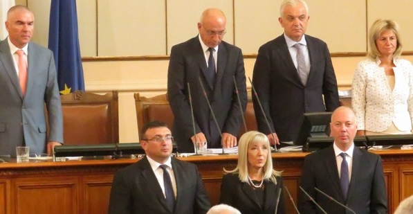 "Воля" и напуснал "БСП за България" депутатат също гласуваха за промените в кабинета 