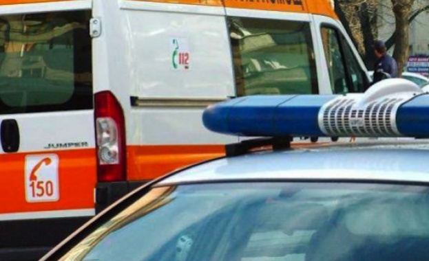 Агресивен циганин нападна и псува лекари в Пловдив, удари линейката и избяга