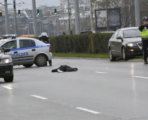 Черен четвъртък! Жена издъхна, пометена от автомобил в благоевградско село
