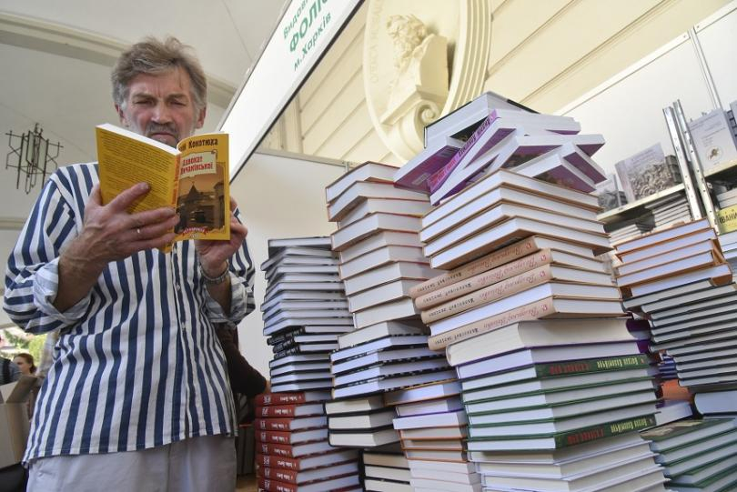 Западът втрещен от украинската дивотия: Лвов забрани руските книги, филми и песни