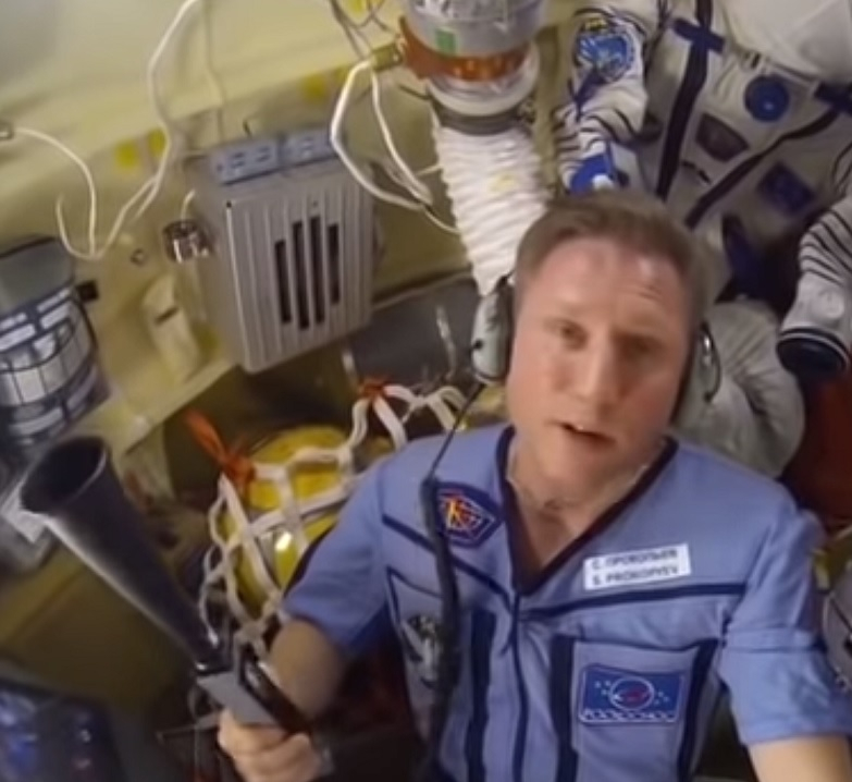 Косата на космонавт посивя след разхерметизацията на "Союз MС-09" (ВИДЕО)