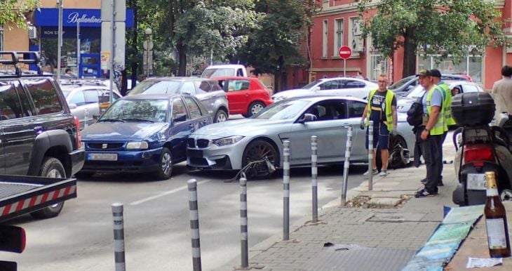 Шофьор на мощно БМВ натресе три коли в София (СНИМКА)