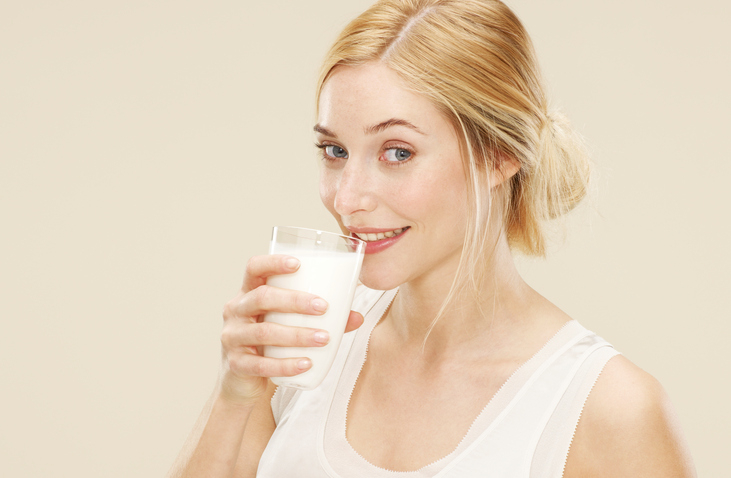 Това се случва с организма ви, ако пиете мляко всеки ден - грози ви коварна болест!