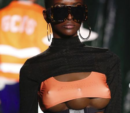 Моделки с три гърди предизвикаха фурор на Седмицата на модата в Милано (СНИМКИ)