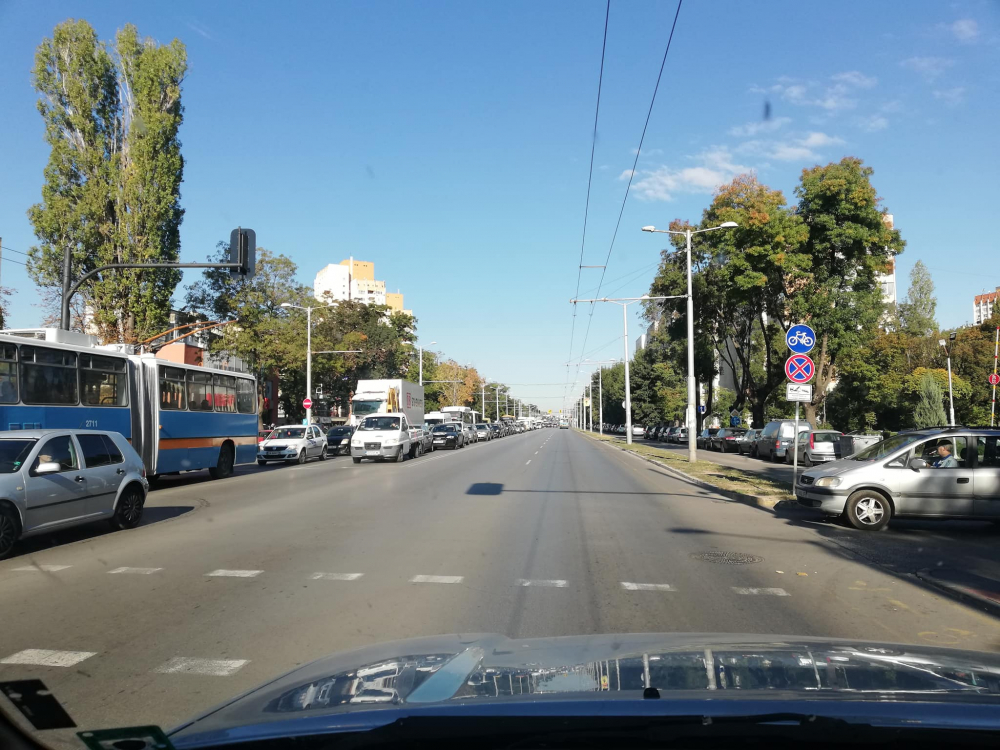 Огромни задръствания по Околовръстното и основни булеварди на София, шофьорите беснеят (СНИМКИ)