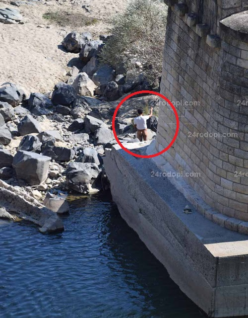 Потрес под моста на Върбица: Мъж по бяла тениска и гол задник втрещи всички! (СНИМКИ 18+)