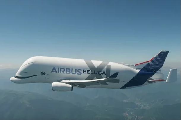 Виждали ли сте самолета, който изглежда като летящ кит? (СНИМКИ)