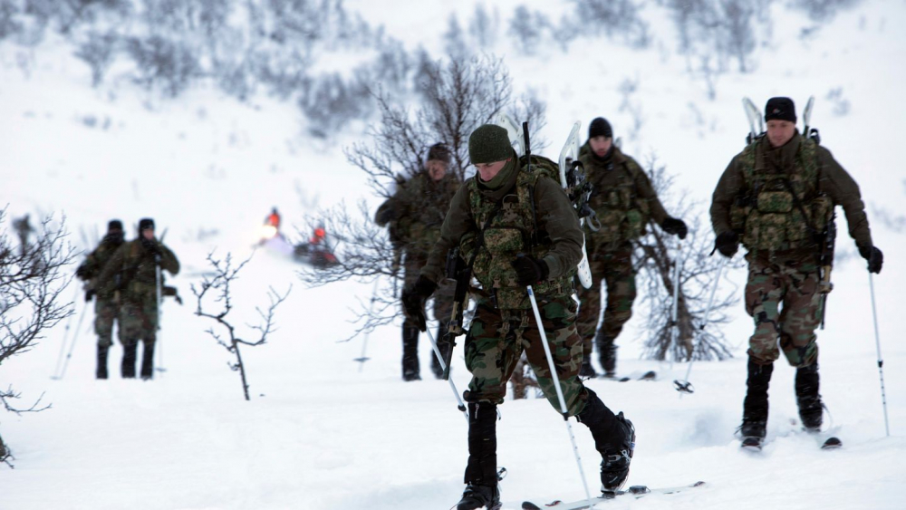 Със скандал и мръзнене започва най-голямото учение на НАТО в Норвегия от времето на Студената война