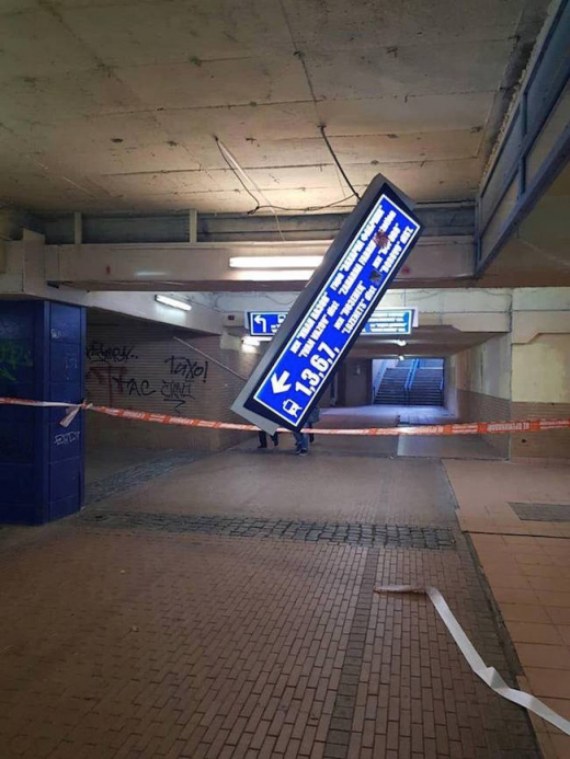Страховит инцидент в подлеза на столичната Централна гара (СНИМКА)