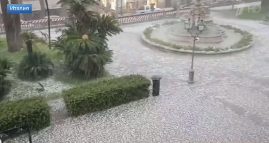 Светът изтръпна! Смразяващата прогноза на NASA е факт - в Италия вече ринат снега с фадроми след невиждана стихия! (СНИМКИ/ВИДЕО)