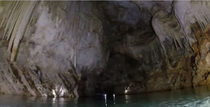 Впечатляващо откритие в Крит: Намериха скрита подводна пещера (ВИДЕО)