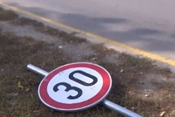 Близо 20 шофьори са глобени заради забравен пътен знак на бул. „България”