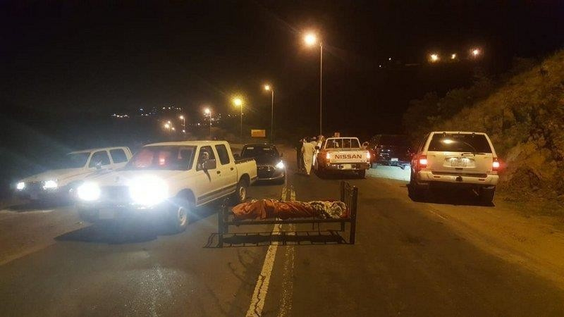 Странна находка: Откриха мъртво тяло в легло насред магистрала (ВИДЕО)