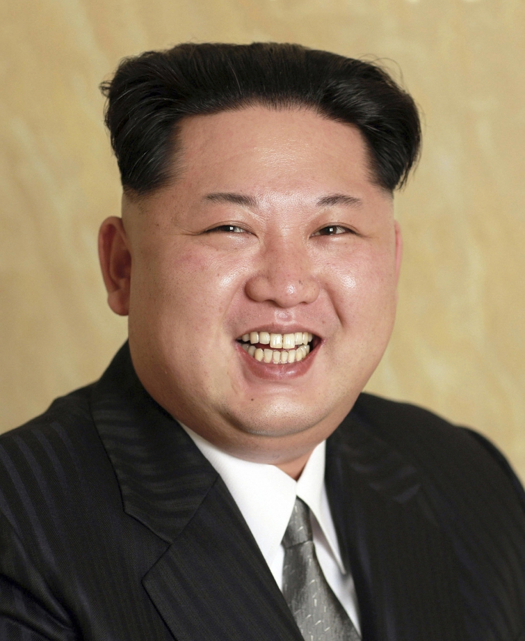 Усмихващият се Ким Чен Ун вдъхнови мрежата и резултатът е просто сразяващ (СНИМКИ)