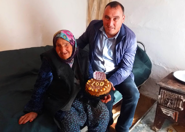 Баба Джемиле от Ардинско закръгли 100 години и разказа коя е любимата ѝ храна
