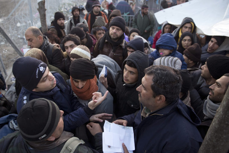 Върховният съд на Гърция поиска разследване относно мигрантите, ето каква е причината