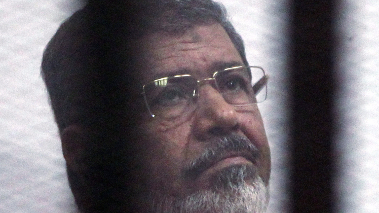 Египет задържа сина на експрезидента Морси