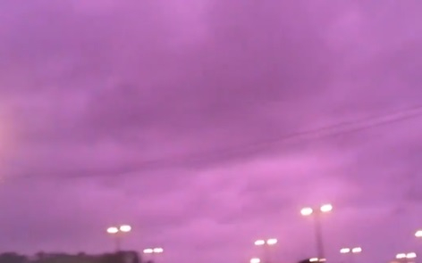 Страховито! Небето във Флорида смени цвета си след урагана Майкъл (ВИДЕО)