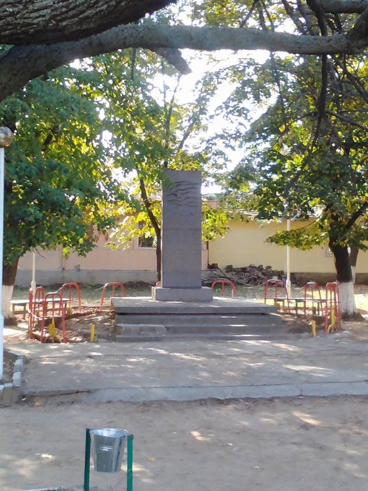 Ето как жителите на турските села Просеник и Ръжица се грижат за българските паметници (СНИМКИ)