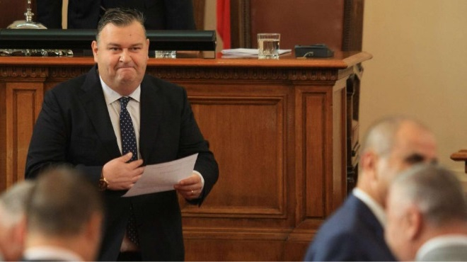 Нов "стар" депутат замести Нанков на банката в парламента