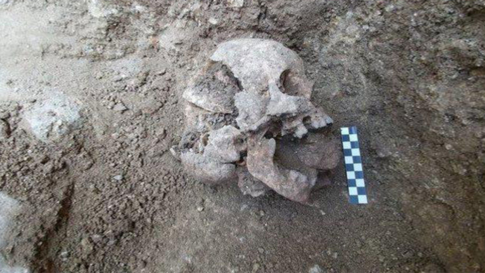 В Италия откриха зловещ скелет на омагьосано дете, погребано с камък в устата