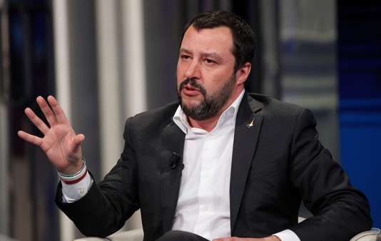Вътрешният министър на Италия бе обвинен в расизъм към мигранти