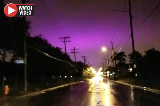 Странна лилава светлина в небето над Охайо подлуди мрежата (СНИМКИ/ВИДЕО)