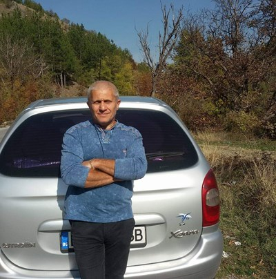 Първа СНИМКА на шофьора, спасил в последните секунди от живота си деца в училищен микробус в Кюстендилско