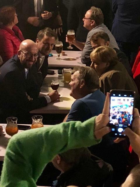 Хванати в крачка! Изловиха Меркел и Макрон посред нощ в Брюксел да се отдават на... (СНИМКА)