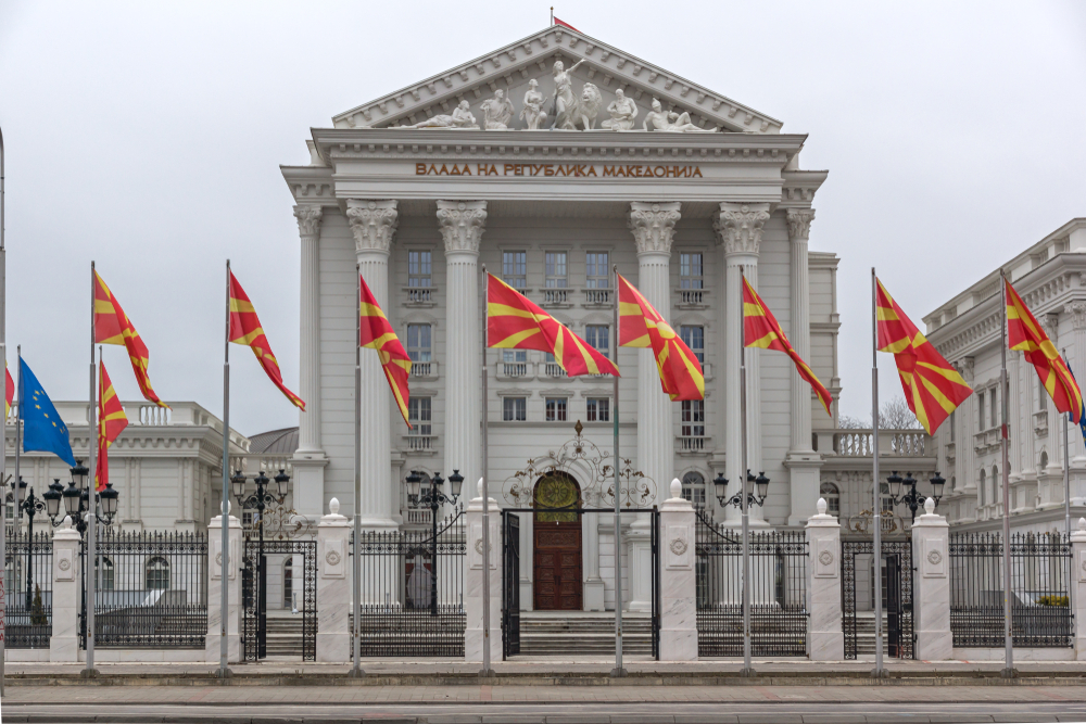 Какво следва за Македония след историческото гласуване в парламента