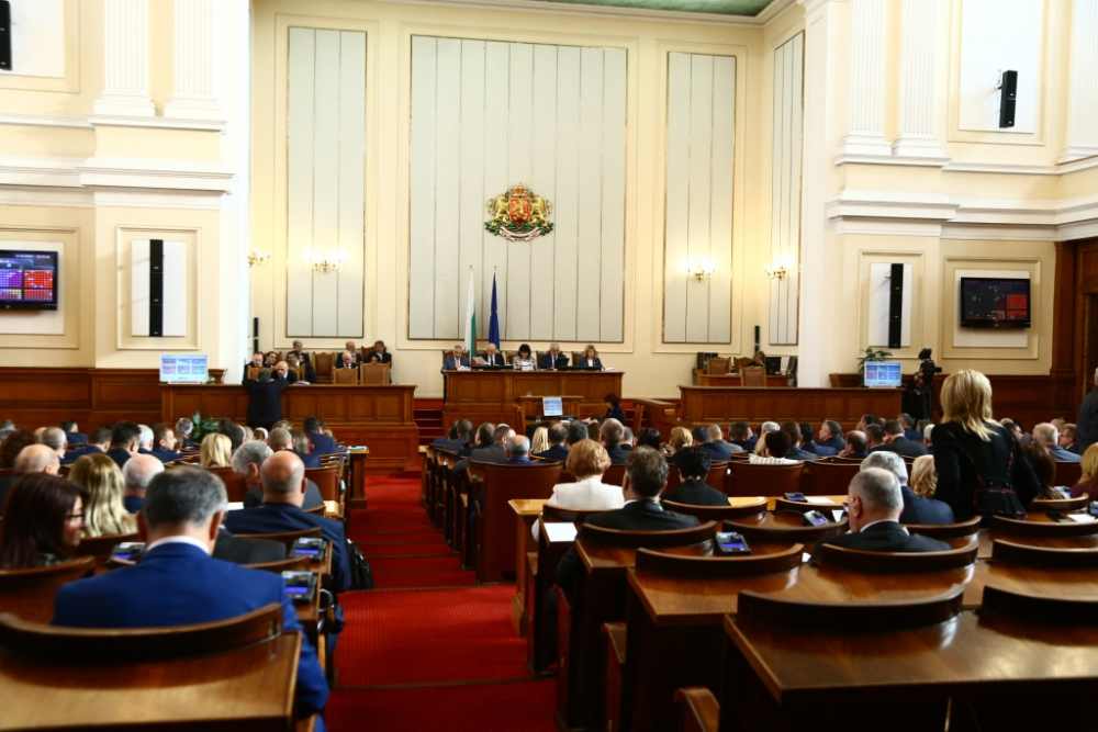 БСП привикват Симеонов спешно в парламента заради...