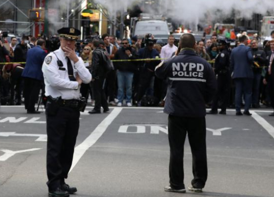 Журналисти от CNN с потресаващ разказ за евакуацията на телевизията в Ню Йорк след заплахата