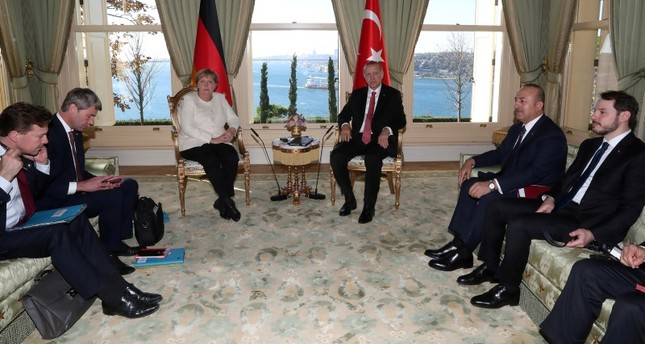 Часове преди инфарктната среща в Истанбул за Сирия, Путин и Макрон са се чули (СНИМКА/ВИДЕО)