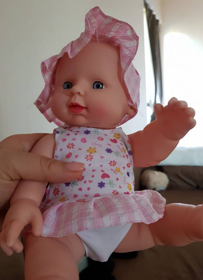 Кукла-джендър изкара акъла на майка на бебе 