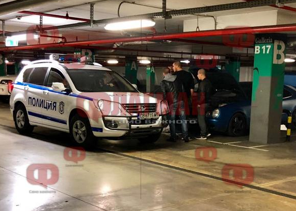 Дрифтъри побъркаха майки с деца в паркинга на бургаски мол, а реакцията на полицията... 