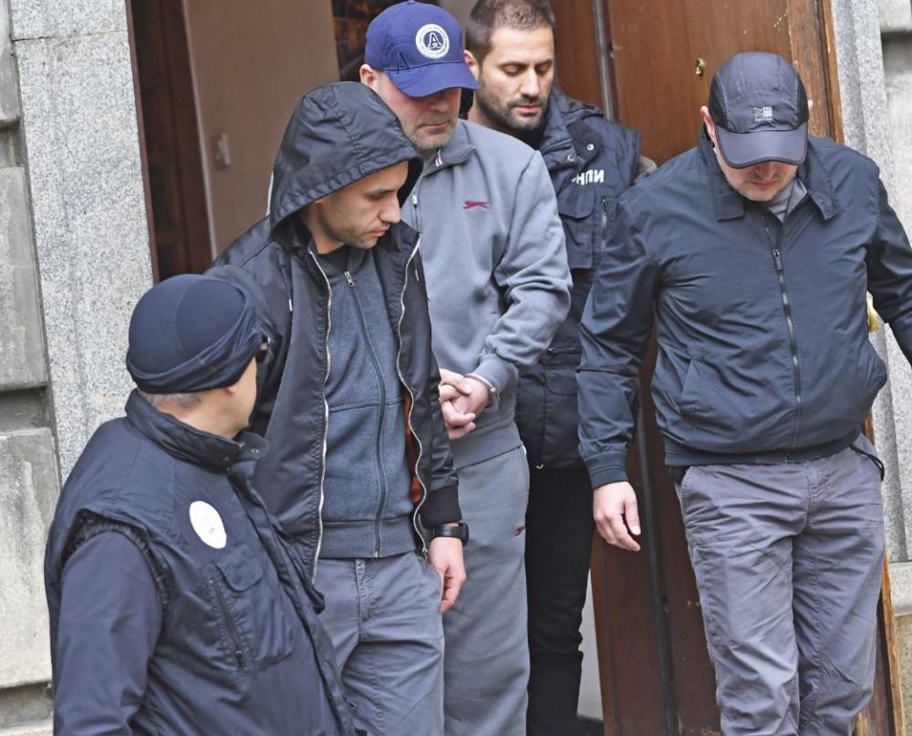 Първи СНИМКИ на задържания при спецакцията в Държавната агенция за българите в чужбина 
