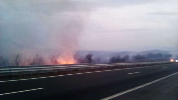 На магистрала Струма е страшно заради огнен ад край Дупница