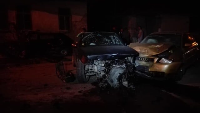 Тежка катастрофа край Горна Оряховица, три коли се помляха! (СНИМКИ)