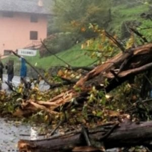 Кошмарът в Италия няма край, стихията помита всичко по пътя си (СНИМКИ/ВИДЕО)