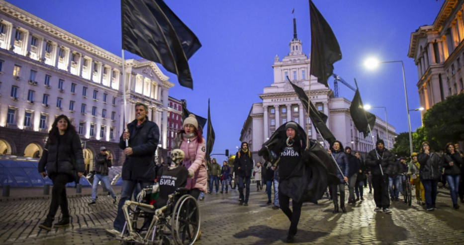 Протестиращите с искане за оставка на Валери Симеонов организираха автошествие