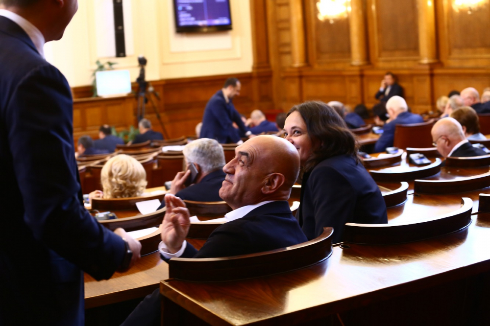 От ГЕРБ поискаха финансови санкции за депутатите, които не са днес в пленарна зала