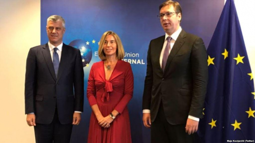 Президентите на Сърбия и Косово се срещнаха в Брюксел