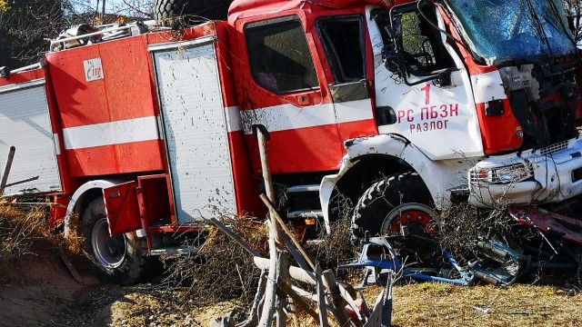 Нещо кошмарно се случи с благоевградски пожарникари посред нощ (СНИМКИ)