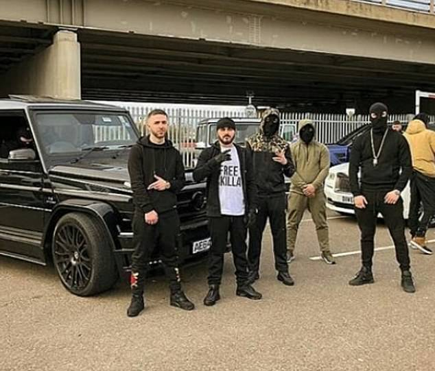 Шиптърската мафия: Албанските наркобосове в Лондон безсрамно се изфукаха с пари и оръжия (СНИМКИ/ВИДЕО)