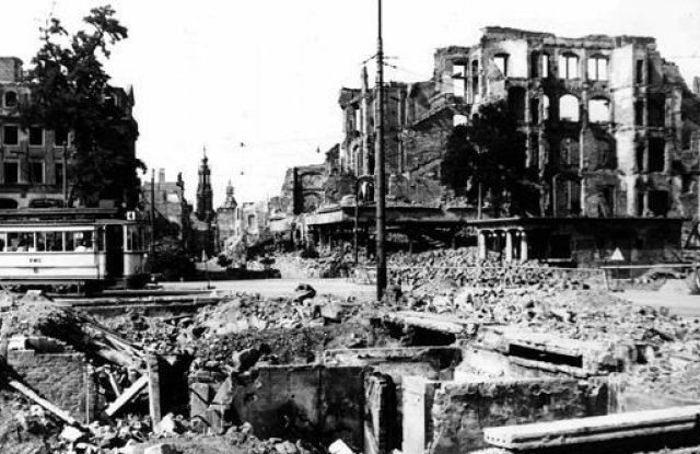 Най-черният ден в историята на София, градът без малко да изчезне от лицето на земята заради бомбардировките на съюзническата авиация (СНИМКИ)